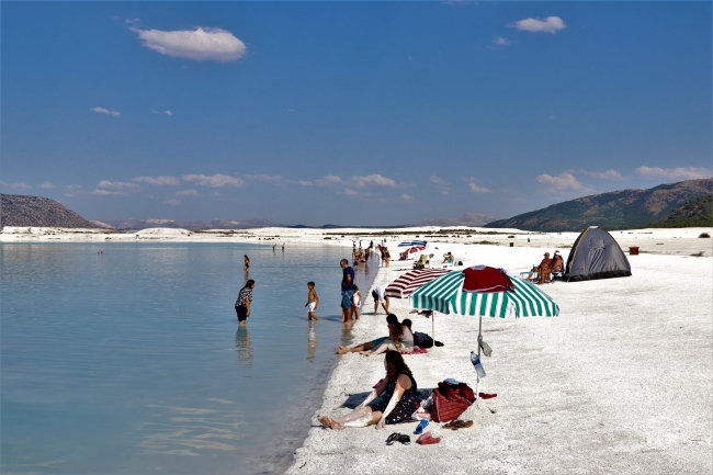 Salda Gölü bu yıl da ziyaretçilerini ağırlamayı bekliyor