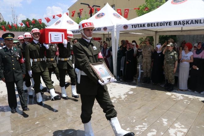 İdlib şehidi son yolculuğuna uğurlandı