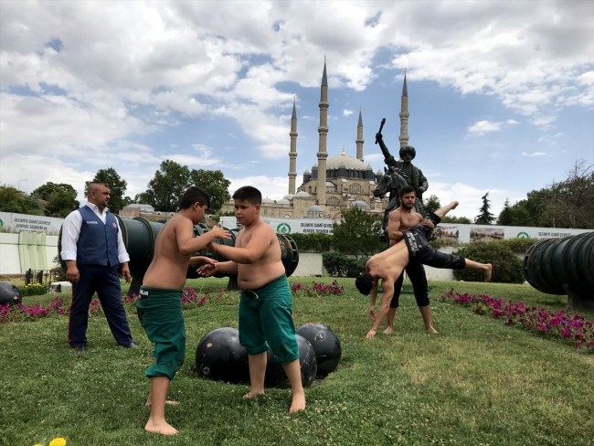 Kırkpınar'a peşrevli, ciğerli, helvalı davet