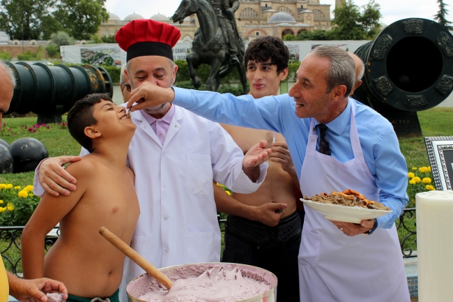 Kırkpınar'a peşrevli, ciğerli, helvalı davet