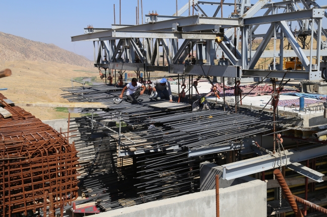 Hasankeyf-2 Köprüsü'nde son 30 metre