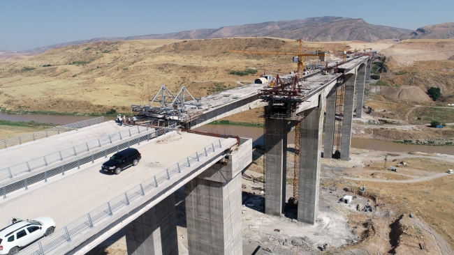Hasankeyf-2 Köprüsü'nde son 30 metre
