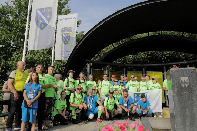 Gönüllüler Barış Yürüyüşü için Saraybosna'dan yola çıktı