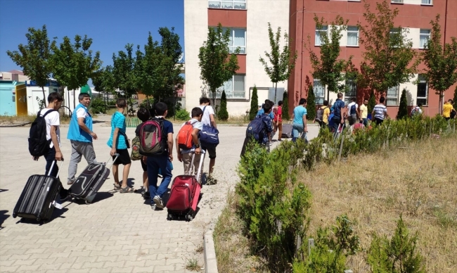 Doğu ve batı illerinde yaşayan öğrenciler birbirinin kültürünü tanıyacak