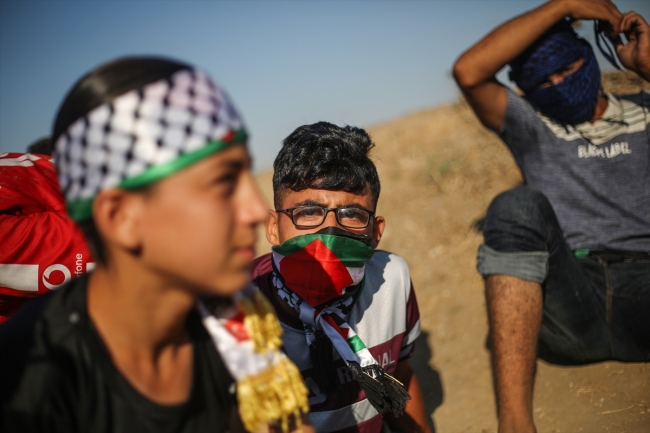 İsrail askerleri Gazze sınırında 40 Filistinliyi yaraladı