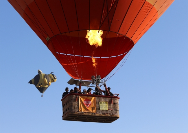 Uluslararası Kapadokya Balon Festivali'nden renkli görüntüler