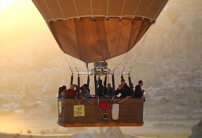 Kapadokya'daki sıcak hava balon turlarına 6 ayda 232 bin katılım