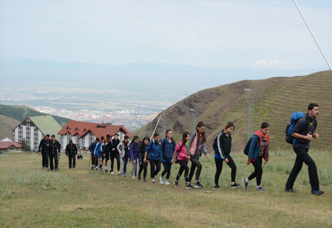 Milli Mücadele'nin 100. yıl anısına Palandöken'e tırmandılar