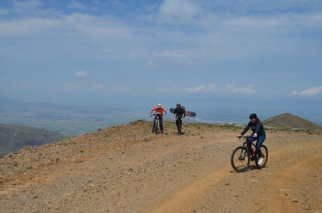 Milli Mücadele'nin 100. yıl anısına Palandöken'e tırmandılar