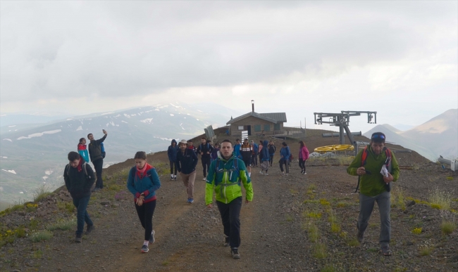 Milli Mücadele'nin 100. yıl anısına Palandöken'e tırmandılar