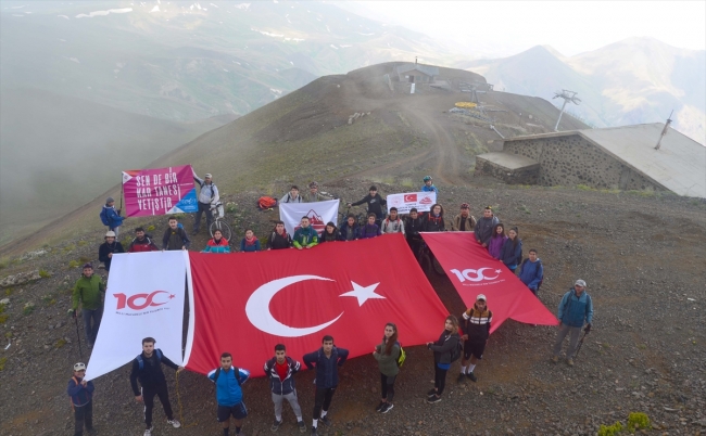 Milli Mücadele'nin 100. yıl anısına Palandöken'e tırmandılar