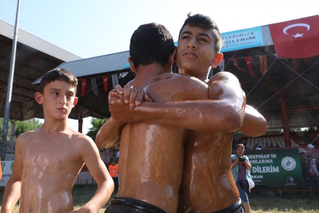 Pehlivanlar final gününde er meydanında