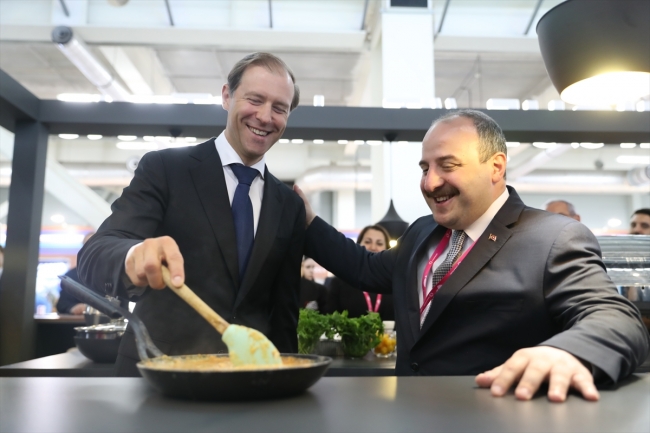 Rusya'da Türkiye Milli Fuar Alanı açıldı