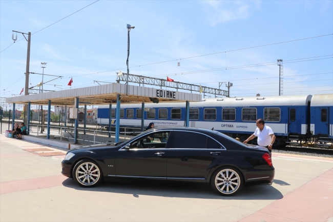 Gurbetçiler Türkiye'ye arabalı trenle geliyor