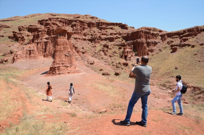 Doğu Anadolu'nun kırmızı peri bacaları
