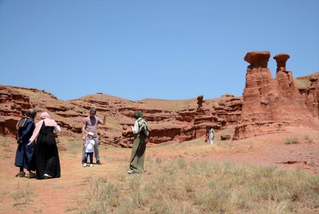 Doğu Anadolu'nun kırmızı peri bacaları