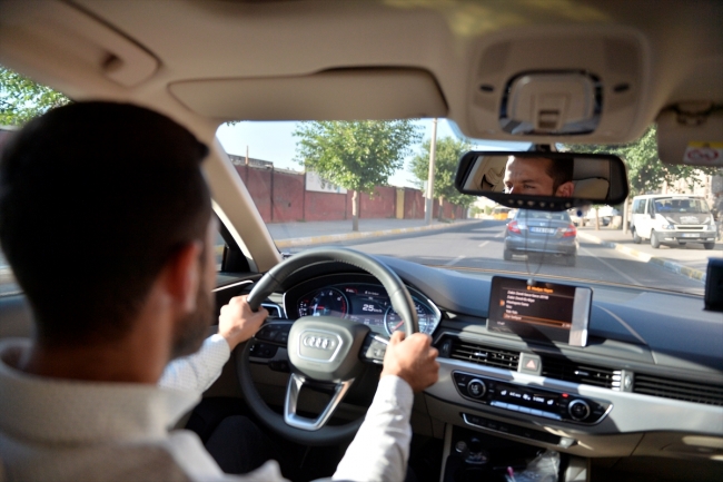 Mardinli taksici şehit yakınlarını ücretsiz taşıyor