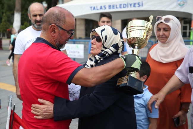 15 Temmuz şehitleri için 20 gün pedal çevirdi