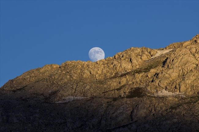 ''Parçalı Ay Tutulması'' gerçekleşti
