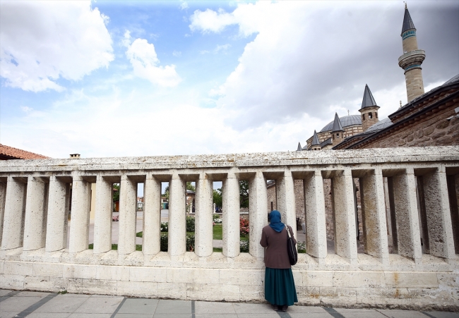 Mevlana'nın "gel" çağrısına yılın ilk yarısında 1,3 milyon kişi uydu
