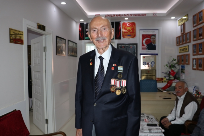 96 yaşındaki gazi, gazilerin hizmetinde