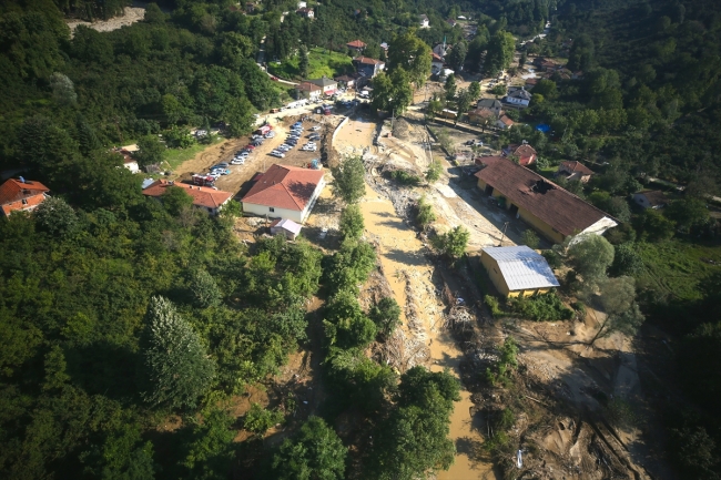 Düzce'de arama-kurtarma çalışmaları gün boyu devam etti