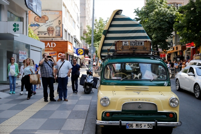 Ankara'nın nostaljik aracı görenleri hayran bırakıyor