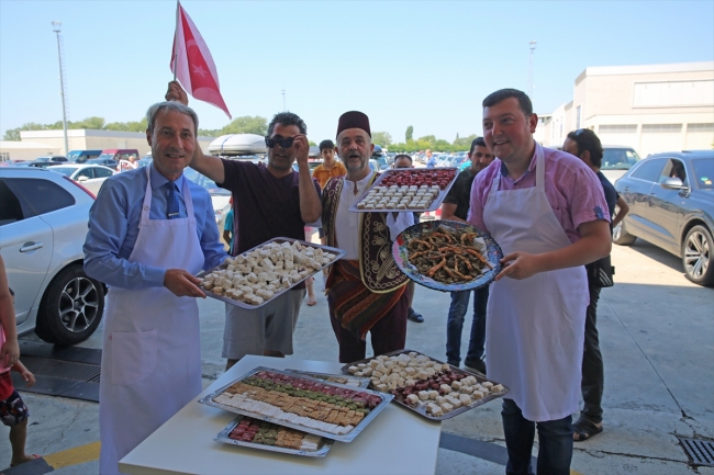 Gurbetçilere "tatlı" karşılama