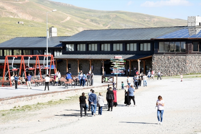 Erciyes yaz turizminin de gözdesi oldu
