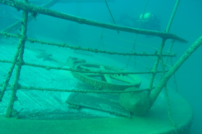 Van Gölü'ndeki batık gemi için dalış yaptılar