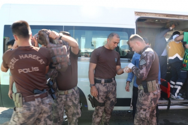 Sivas'ta trafik kazası: 4'ü polis 6 yaralı