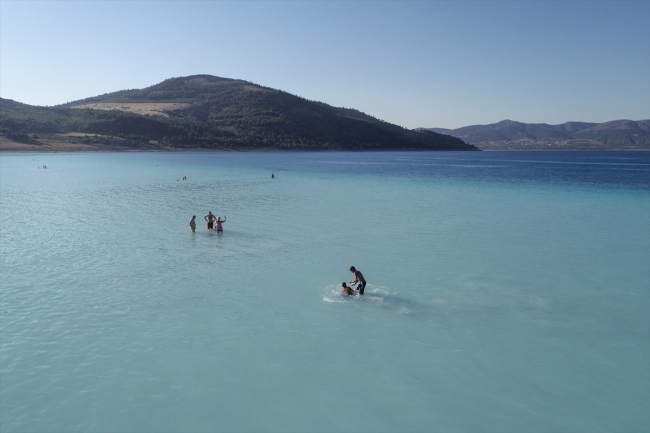 Salda Gölü'nde gün batımı bir başka güzel