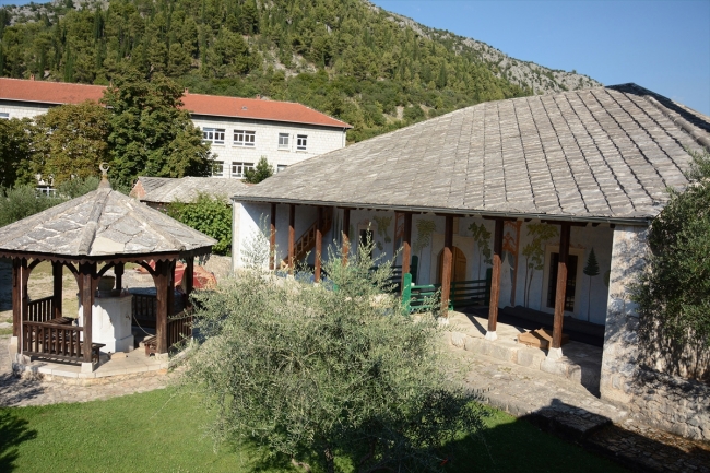 Beş asırlık Osmanlı camisi ihtişamıyla ziyaretçilerin ilgisini çekiyor