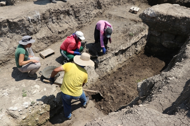 Sirkeli Höyüğü'nde tarih gün yüzüne çıkartılıyor