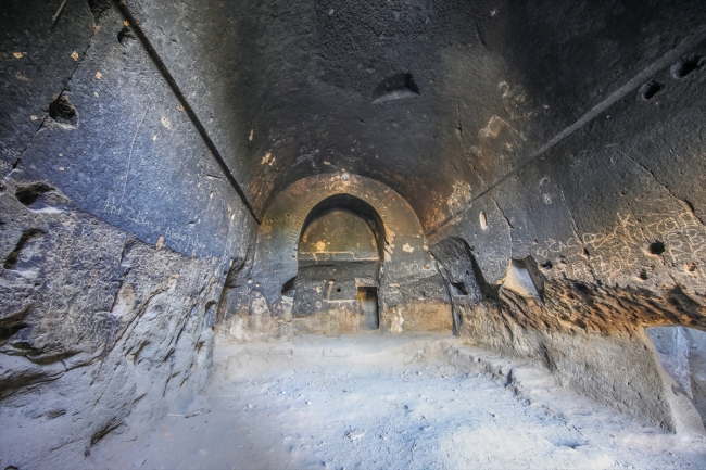 Ahlat'ta 883 yıllık kitabe bulundu