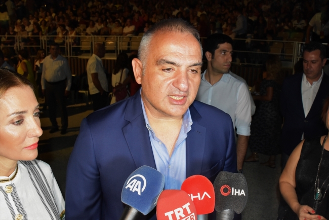 Bakan Ersoy: 52 milyon turist sayısını yakalayacağız gibi gözüküyor
