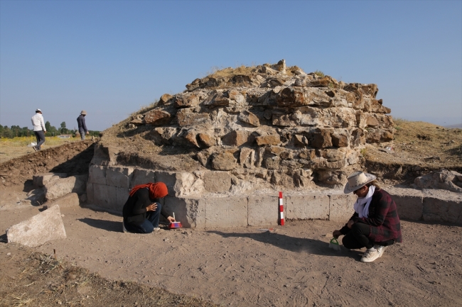 Ahlat'taki iç kalede Oğuz damgaları bulundu