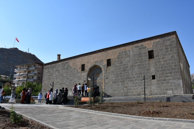 Üç asırlık medrese yeni yüzüyle ziyaretçilerini ağırlıyor