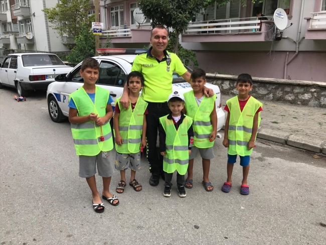 Polis ağabeylerinden Doruk'a sürpriz ziyaret