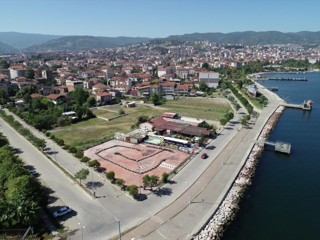 Yıkıntılarının arasından yeniden doğan kent: Gölcük