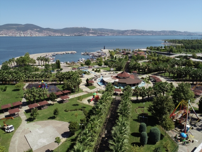 Yıkıntılarının arasından yeniden doğan kent: Gölcük