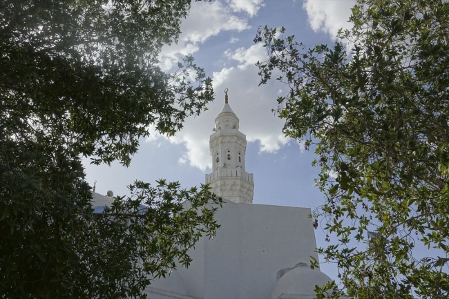 Hac görevini yerine getiren Müslümanlar Medine'de
