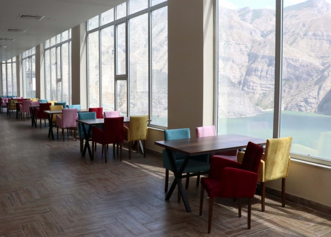 Türkiye'nin en uzun cam terası adrenalin tutkunlarını ağırlıyor