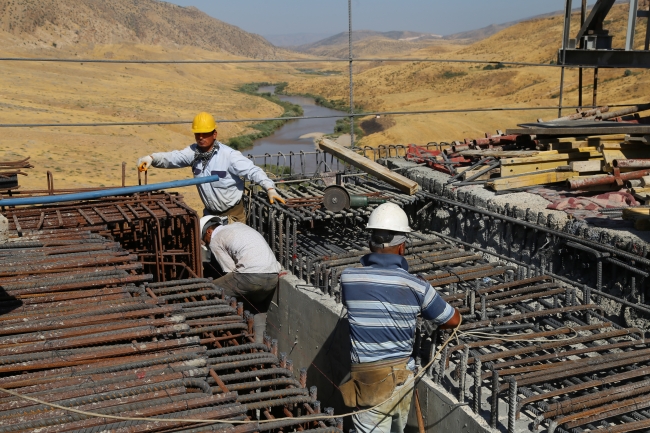 Hasankeyf-2 Köprüsü'nün iki yakası birleşti