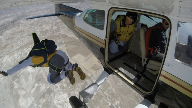 Delianlılar Paraşüt Takımı 44 yıldır atlayış yapıyor