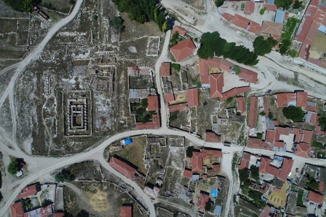 Tarih ile iç içe yaşayan mahalle: Ballıhisar