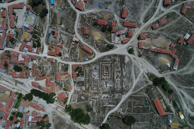 Tarih ile iç içe yaşayan mahalle: Ballıhisar