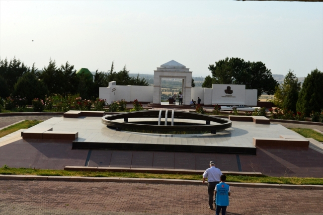 Türk dünyası Cengiz Aytmatov Anıtı'nda buluşuyor