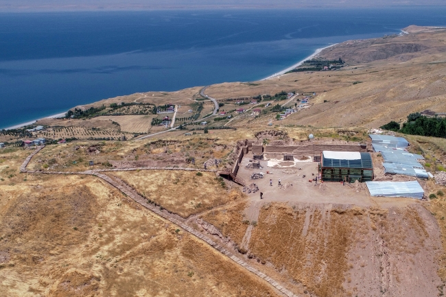 Van Gölü'nde Urartuların izleri aranıyor