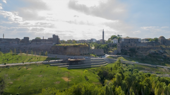 Diyarbakır'ın tarihi surları millet bahçesine kavuşuyor